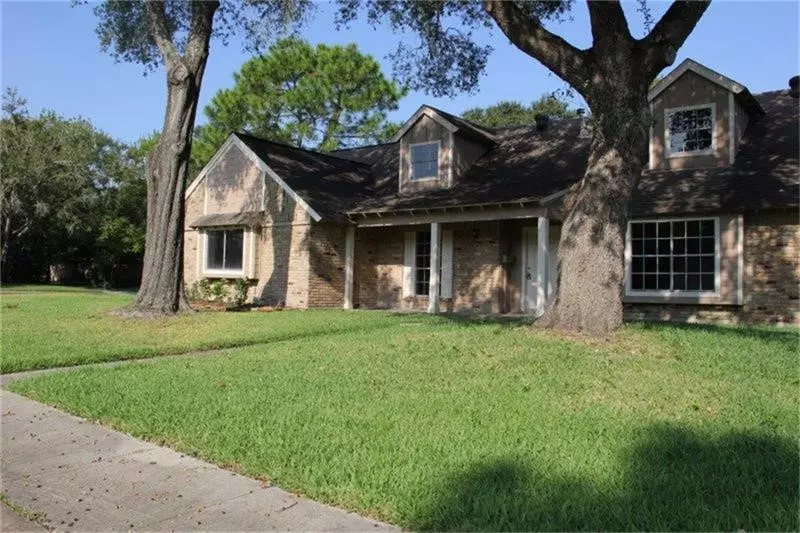 1403 Neptune LN, Houston, TX 77062