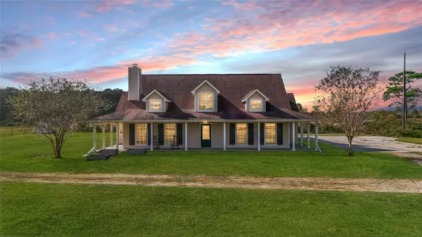 16910 County Line RD, Winnie, TX 77665