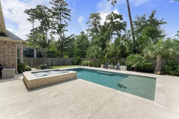 222 Marble Garden LN, Conroe, TX 77304
