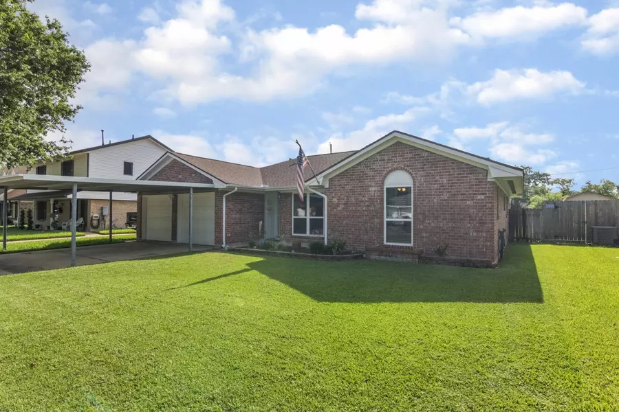 3437 Pine LN, Deer Park, TX 77536