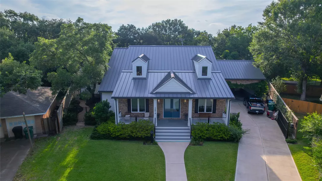 10614 Moonlight DR, Houston, TX 77096