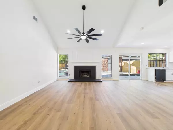 2012 Catamaran DR, League City, TX 77573