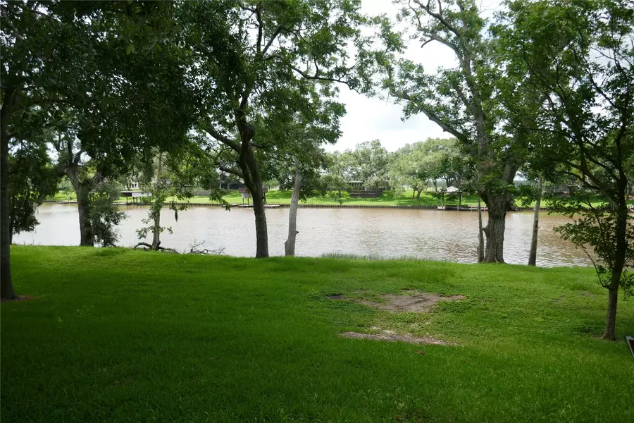 2719 County Road 510, Brazoria, TX 77422