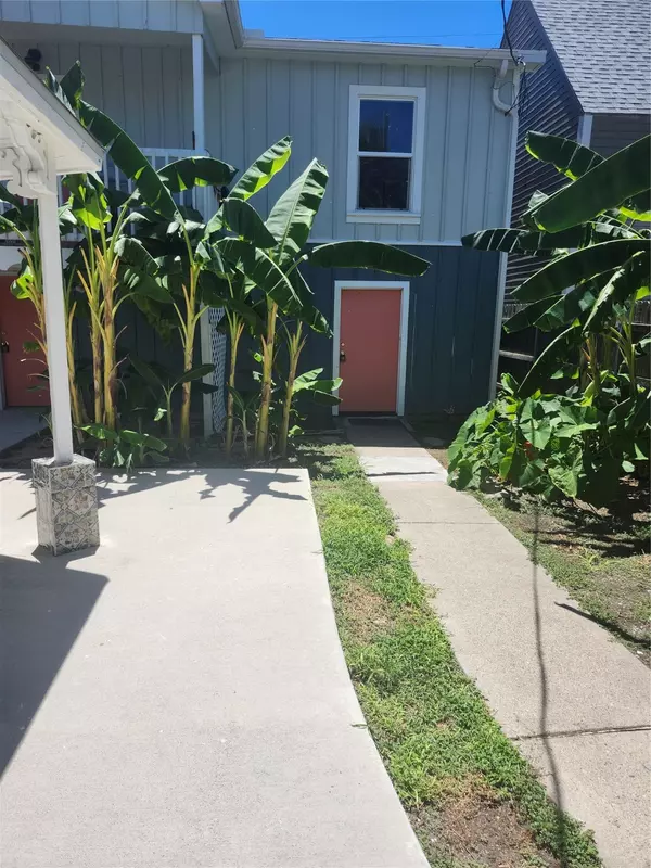 1419 Church ST #B, Galveston, TX 77550