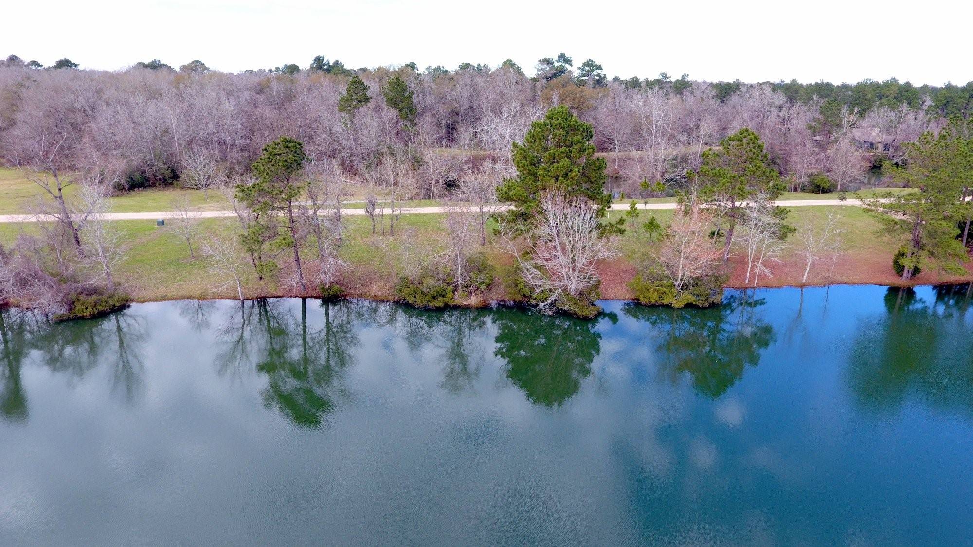 16 Smith LOOP N, Cleveland, TX 77327