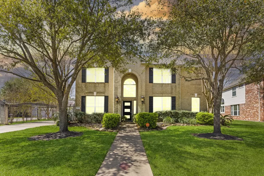 1906 Blue Water Bay DR, Katy, TX 77494
