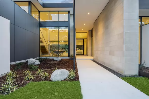 Houston, TX 77024,305 Knipp RD