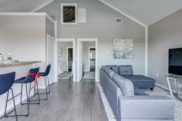 Gilchrist, TX 77617,1095 Shady LN