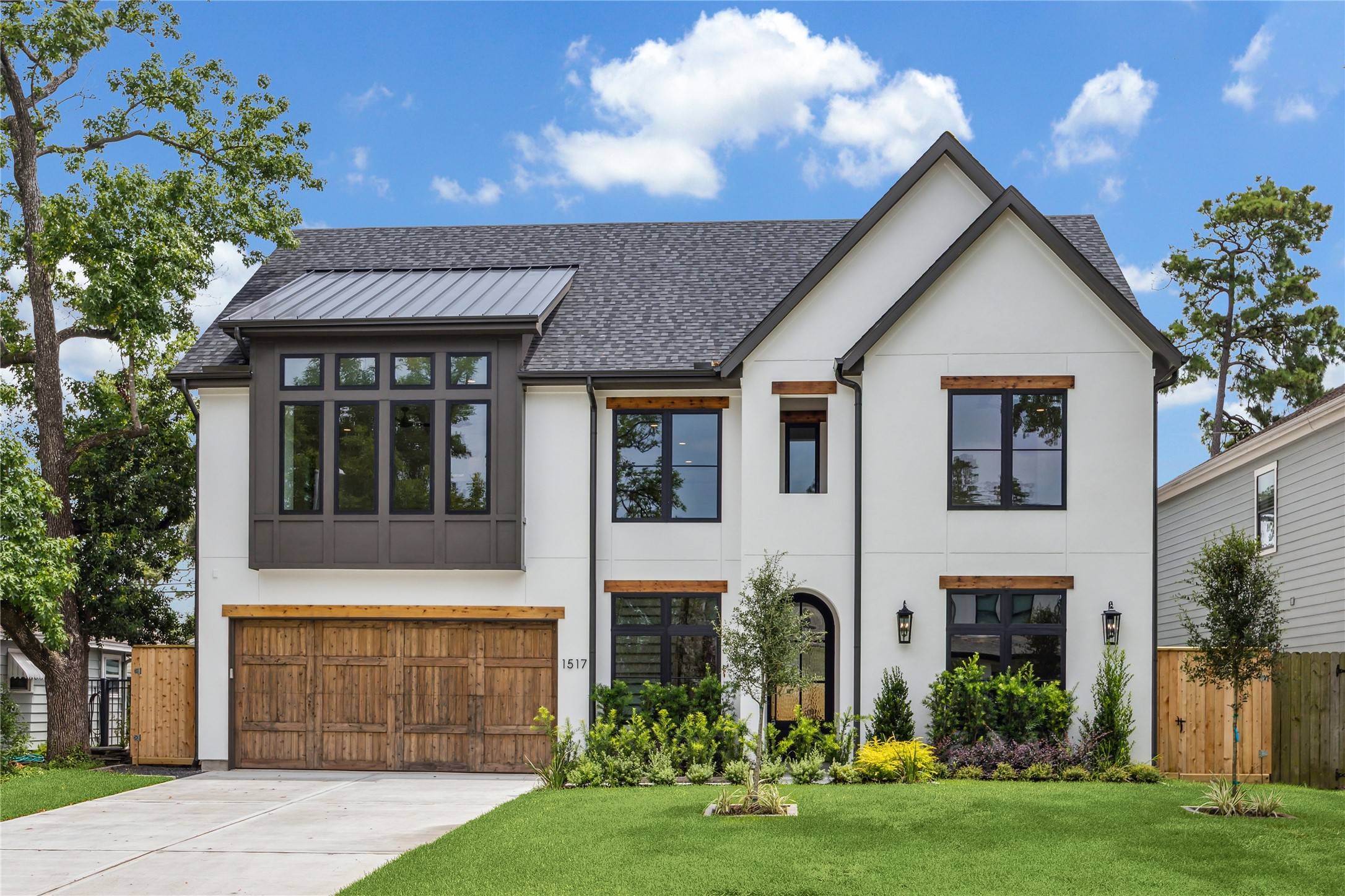 1517 Gardenia DR, Houston, TX 77018