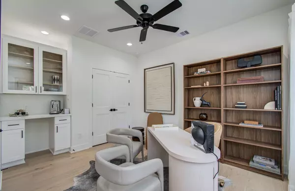 8706 Ojeman Villas DR, Houston, TX 77055