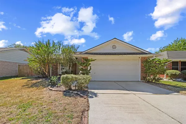 2302 Old Oak LN, Kingwood, TX 77339