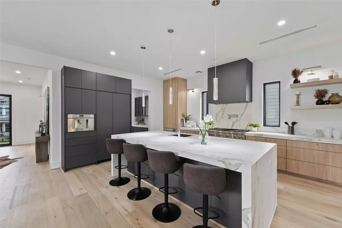 Houston, TX 77008,1906 W 14th