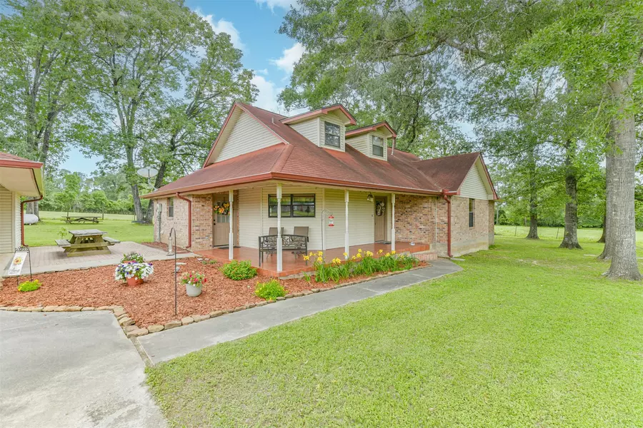 80 Pams Run, Shepherd, TX 77371