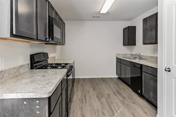 1031 Imperial Heights DR, Houston, TX 77073