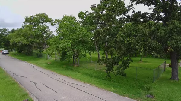 La Porte, TX 77571,434 S Shady LN