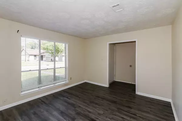 La Porte, TX 77571,8422 Bandridge RD