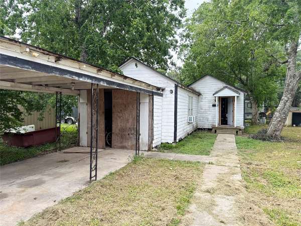 108 E 6th ST,  El Campo,  TX 77437