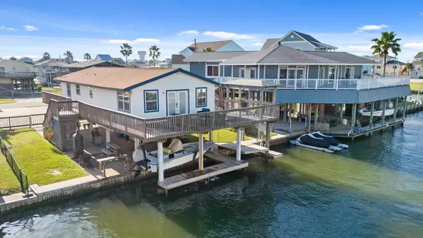 22210 Deaf P Smith DR,  Galveston,  TX 77554