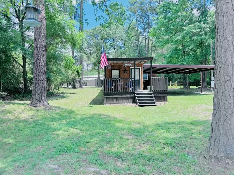 151 Canadian DR, Trinity, TX 75862