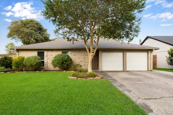 17603 Point Comfort Lane, Webster, TX 77598
