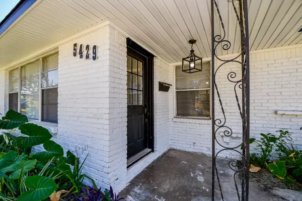 Houston, TX 77092,5429 De Lange LN