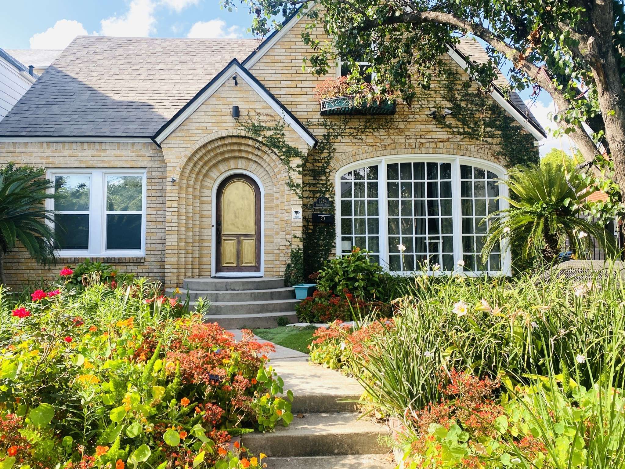 1964 Norfolk ST, Houston, TX 77098