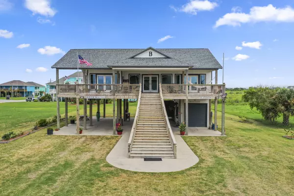 409 Atkinson ST, Crystal Beach, TX 77650