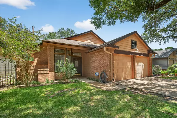 7772 Park Falls DR, Houston, TX 77095