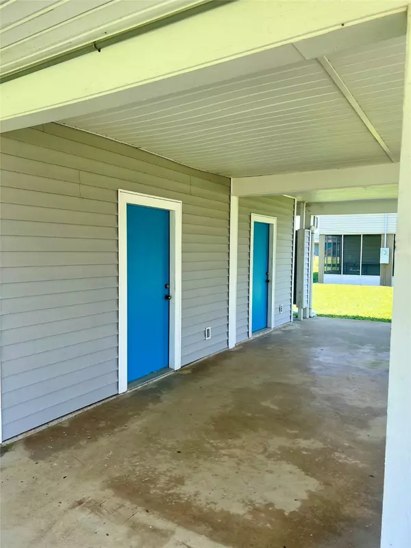 Crystal Beach, TX 77650,3185 Sea Castle DR