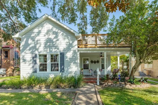 4620 Avenue R 1/2, Galveston, TX 77551