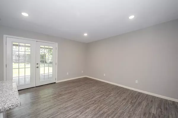 Texas City, TX 77590,911 N 14th AVE N