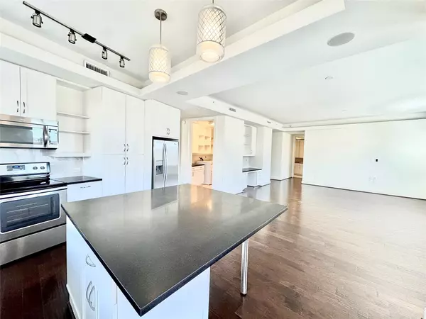 Houston, TX 77027,2303 Mid LN #228