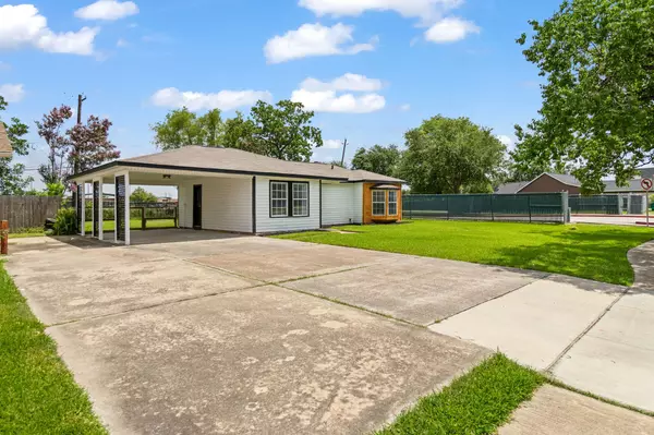 Pasadena, TX 77506,1000 W Thomas AVE