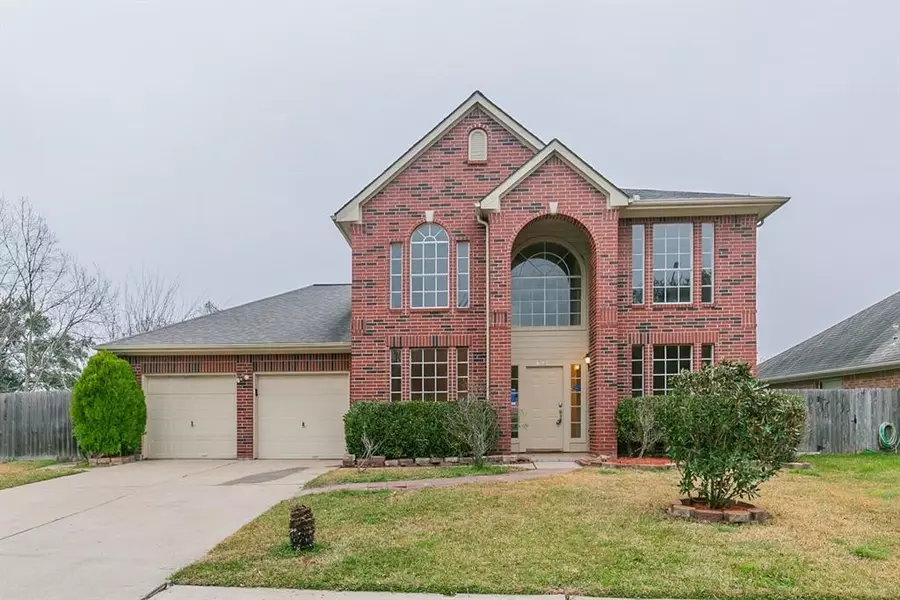 8315 Mission Estates Dr, Houston, TX 77083