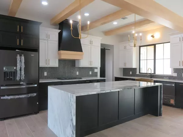 Midland, TX 79706,9811 County Rd 108