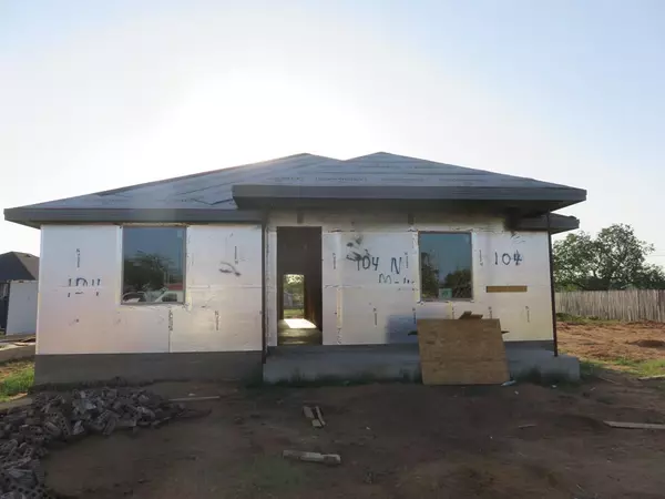 Midland, TX 79701,104 Madison