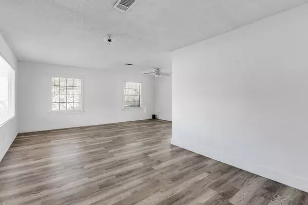 Big Spring, TX 79720,107 10th St