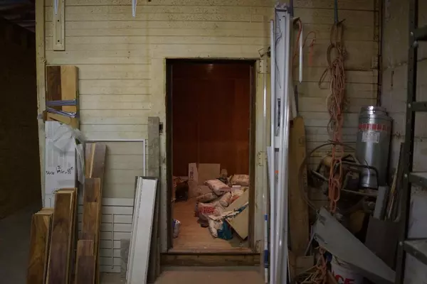 Monahans, TX 79756,909 5th St