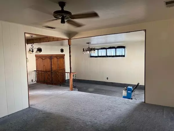 Kermit, TX 79745,726 Ash