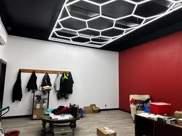 Monahans, TX 79756,301 Betty