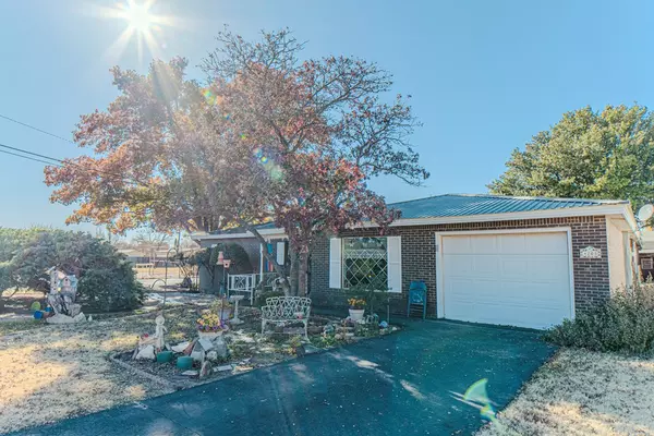 Seminole, TX 79360,208 16th St