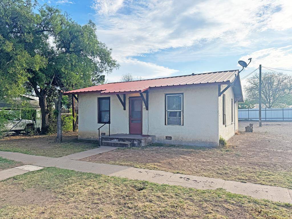 204 Garnet Ave, Alpine, TX 79830