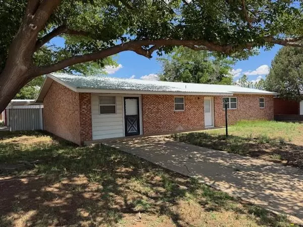 906 Ave H, Seminole, TX 79360