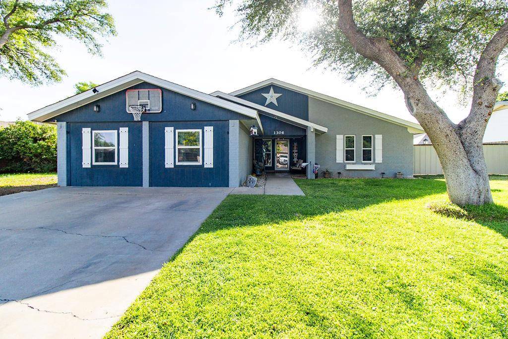 1306 Nelson Ave, Monahans, TX 79756