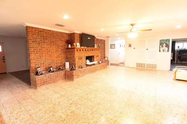 Monahans, TX 79756,2202 Ike Ave