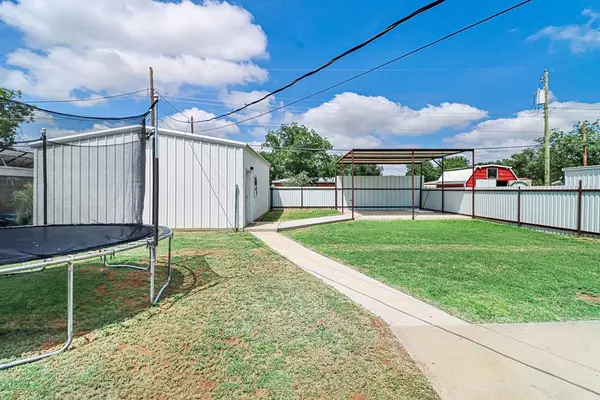 Andrews, TX 79714,803 10th St