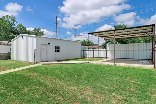 Andrews, TX 79714,803 10th St