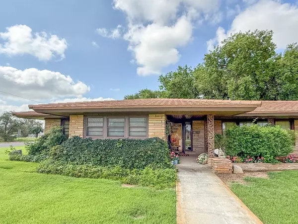 Seminole, TX 79360,801 Ave D