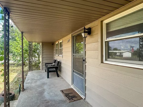 Seminole, TX 79360,801 Ave J