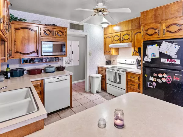 Andrews, TX 79714,1212 12th Place